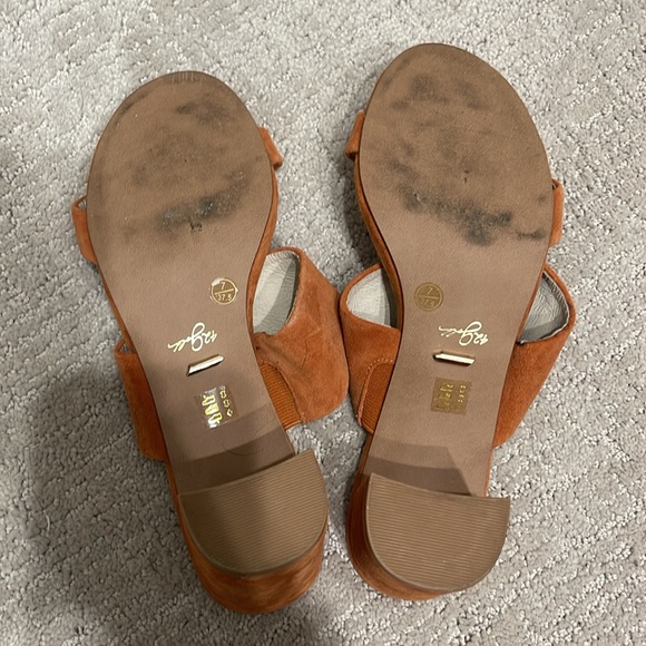 42Gold Libya Suede Dress Sandal, Size 7.5 - Picture 10 of 10